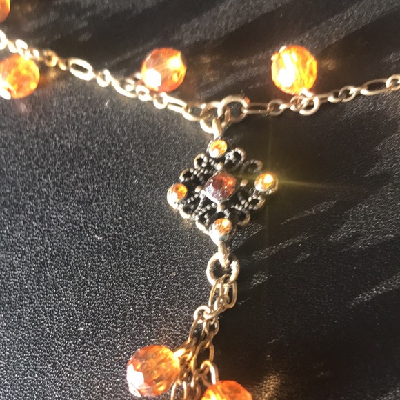 Beautiful Amber styled Necklace.(SKU 199) - Picture 8 of 8